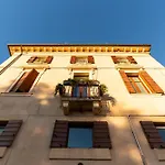 Bed & Breakfast La Finestra Sul Ponte By Postcardsfrom