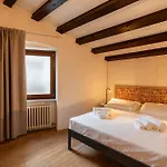 La Finestra Sul Ponte By Postcardsfrom 4* Verona
