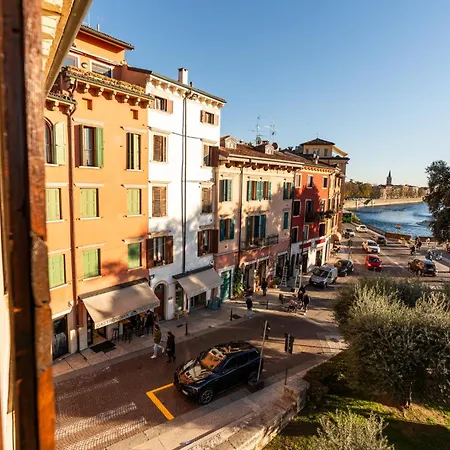 La Finestra Sul Ponte By Postcardsfrom Panzió