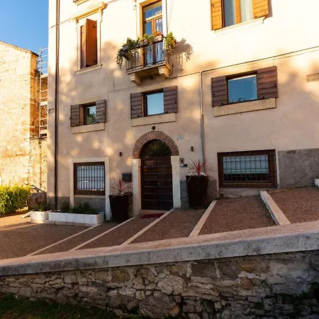 La Finestra Sul Ponte By Postcardsfrom 4* Verona