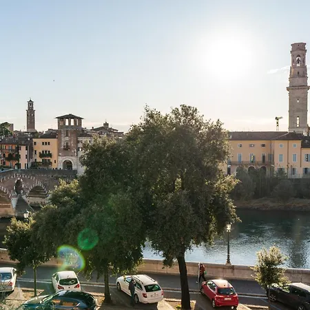 La Finestra Sul Ponte By Postcardsfrom Верона