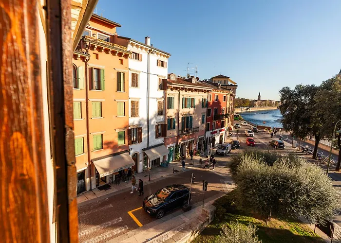 La Finestra Sul Ponte By Postcardsfrom Bed and breakfast