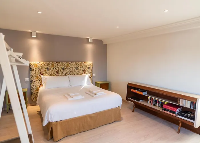La Finestra Sul Ponte By Postcardsfrom Bed and breakfast 4*