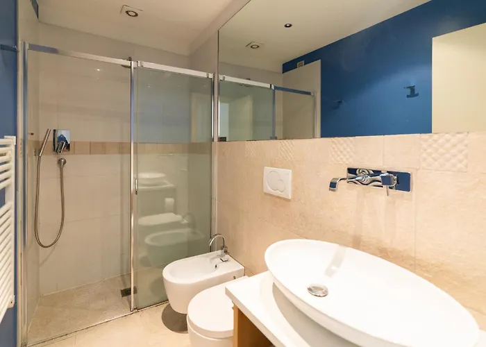 La Finestra Sul Ponte By Postcardsfrom Bed and breakfast 4*