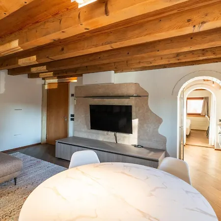 La Finestra Sul Ponte By Postcardsfrom Bed & Breakfast