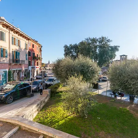 Bed & Breakfast La Finestra Sul Ponte By Postcardsfrom Verona