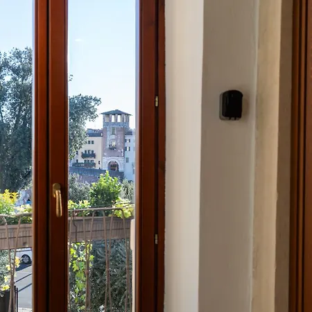 Bed and Breakfast La Finestra Sul Ponte By Postcardsfrom Βερόνα