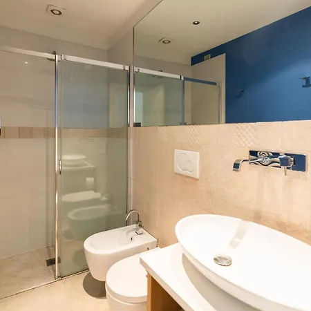 La Finestra Sul Ponte By Postcardsfrom Bed & Breakfast 3*