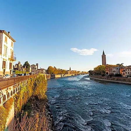 La Finestra Sul Ponte By Postcardsfrom 3* ヴェローナ