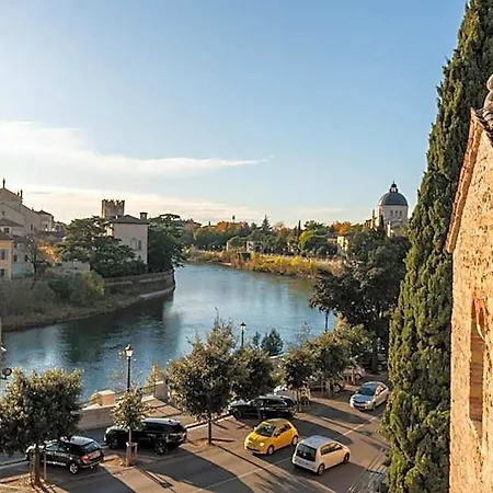 La Finestra Sul Ponte By Postcardsfrom ベッド・アンド・ブレックファスト 3*