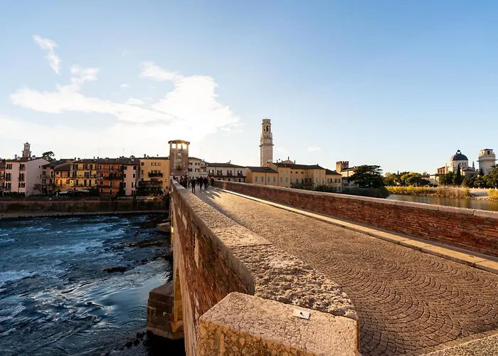 La Finestra Sul Ponte By Postcardsfrom 4* Верона