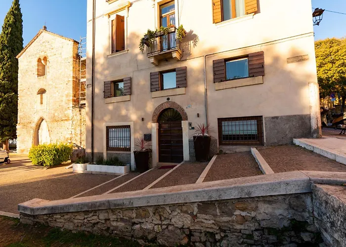 La Finestra Sul Ponte By Postcardsfrom 4* Верона