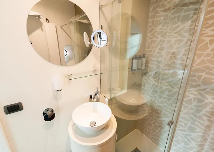 La Finestra Sul Ponte By Postcardsfrom Верона