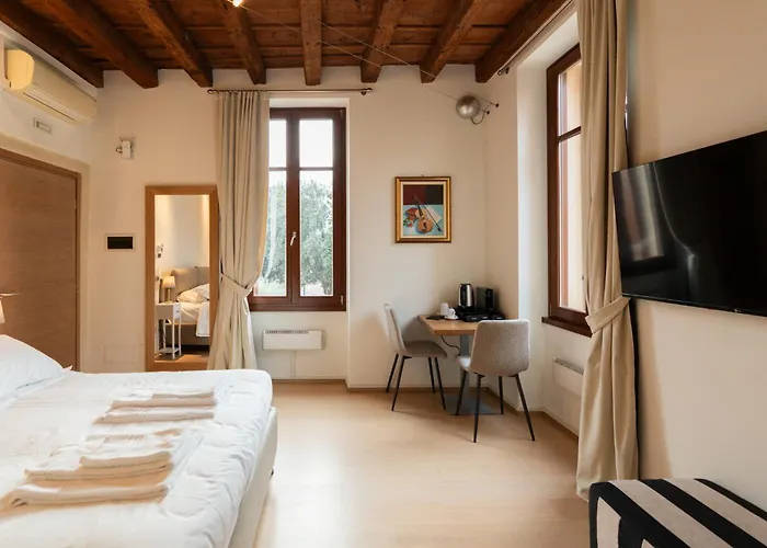 La Finestra Sul Ponte By Postcardsfrom Отель типа 