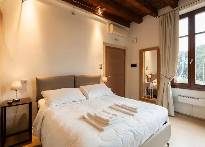 La Finestra Sul Ponte By Postcardsfrom Отель типа 