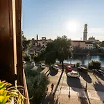 La Finestra Sul Ponte By Postcardsfrom ベッド・アンド・ブレックファスト 4*