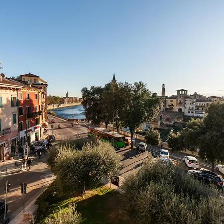 Bed and breakfast La Finestra Sul Ponte By Postcardsfrom 4*