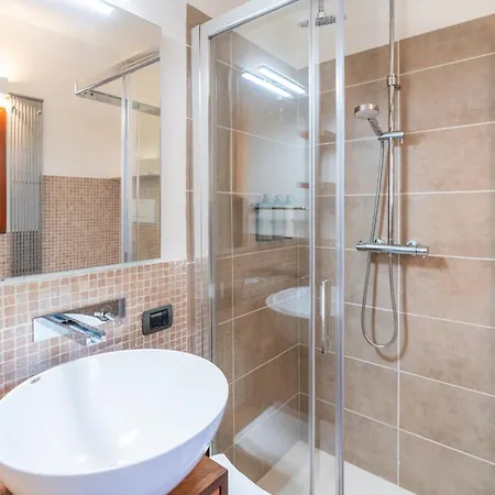 La Finestra Sul Ponte By Postcardsfrom Bed and breakfast 4*