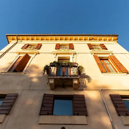 Bed and breakfast La Finestra Sul Ponte By Postcardsfrom