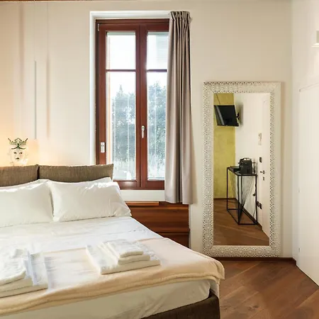 La Finestra Sul Ponte By Postcardsfrom 4*