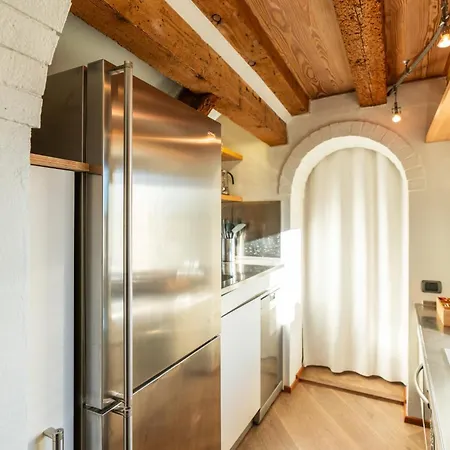 Bed & Breakfast La Finestra Sul Ponte By Postcardsfrom Verona