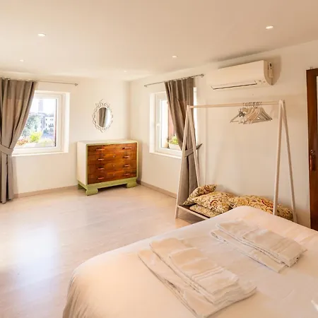La Finestra Sul Ponte By Postcardsfrom 4* Verona