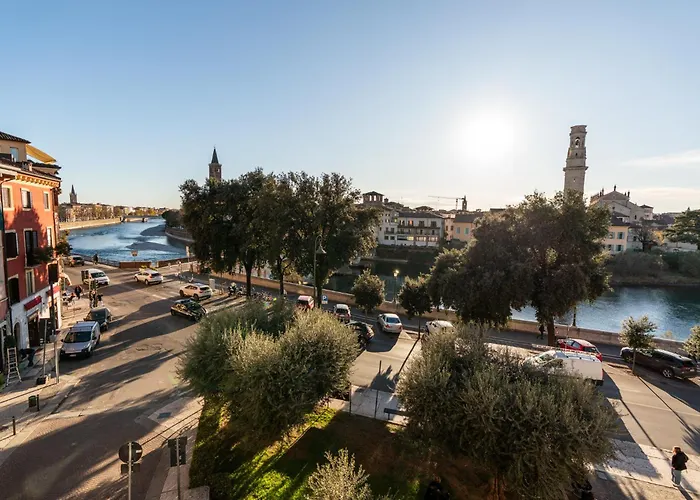 La Finestra Sul Ponte By Postcardsfrom ורונה