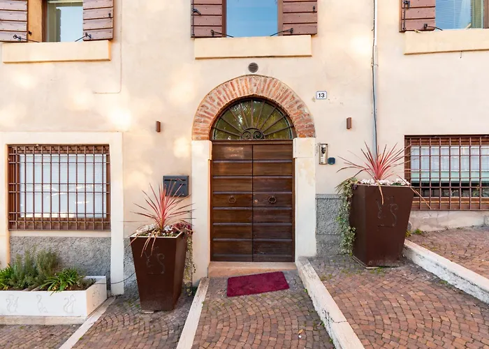 La Finestra Sul Ponte By Postcardsfrom לינה וארוחת בוקר ורונה